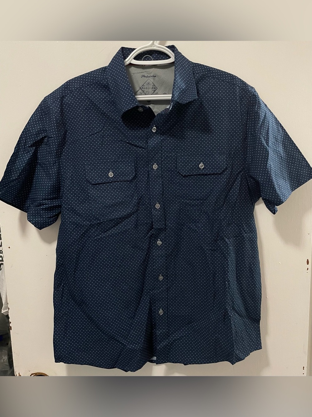 Flag & Anthem MadeFlex Men’s Navy Blue Dots Button Up Short Sleeve Shirt Medium